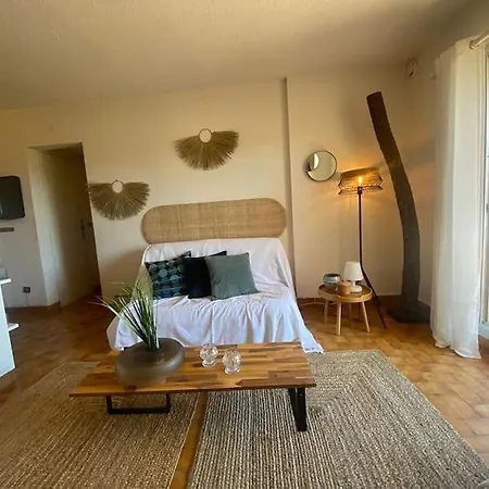 Mazet/ Apartment Le Lavandou